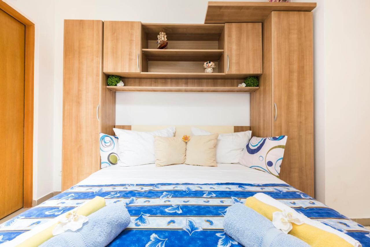 Apartmani I Soba Roberto I Mirjana Valun Exterior foto
