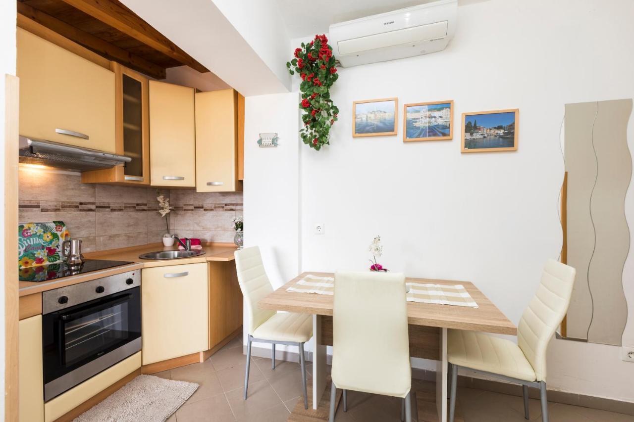 Apartmani I Soba Roberto I Mirjana Valun Exterior foto