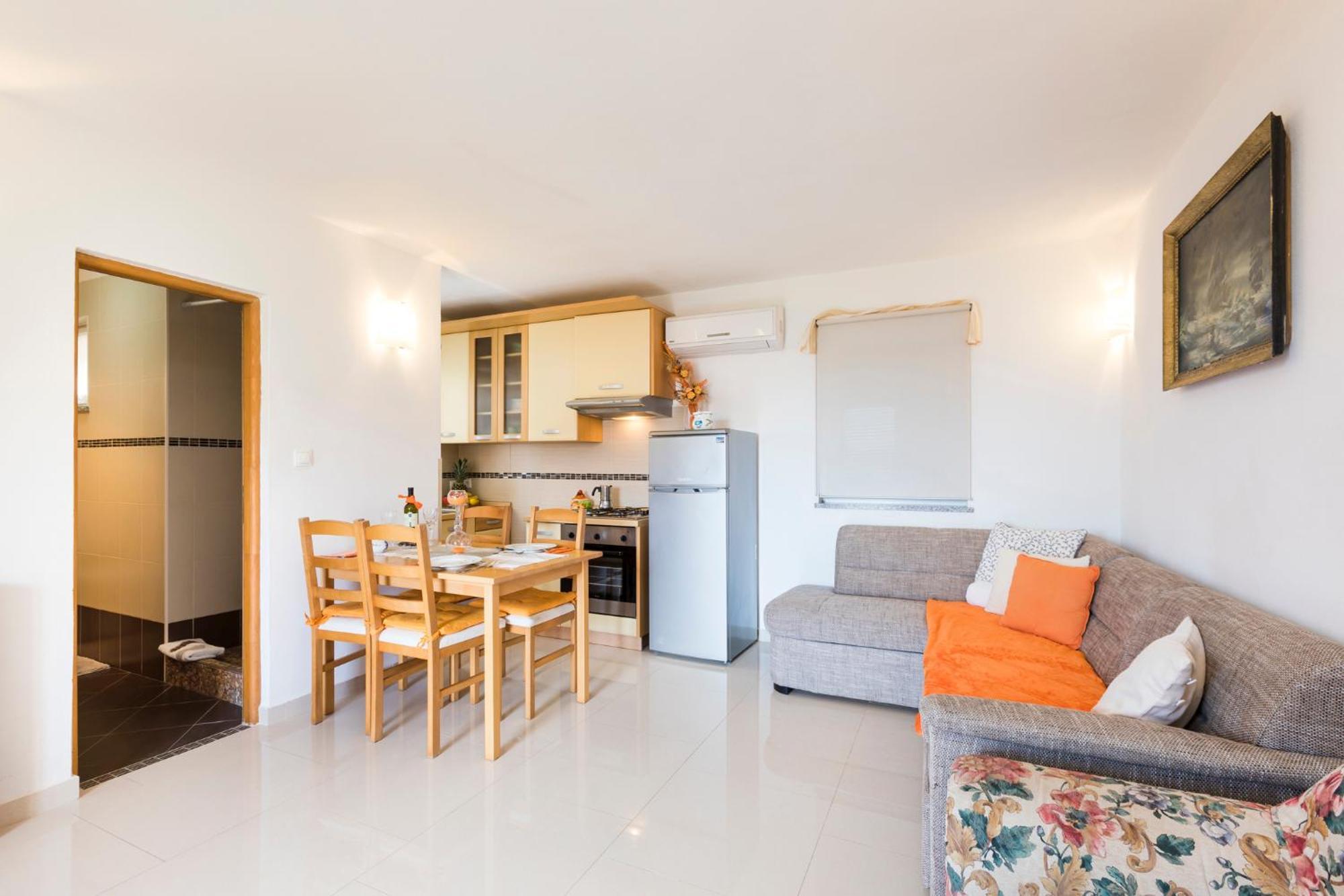 Apartmani I Soba Roberto I Mirjana Valun Exterior foto