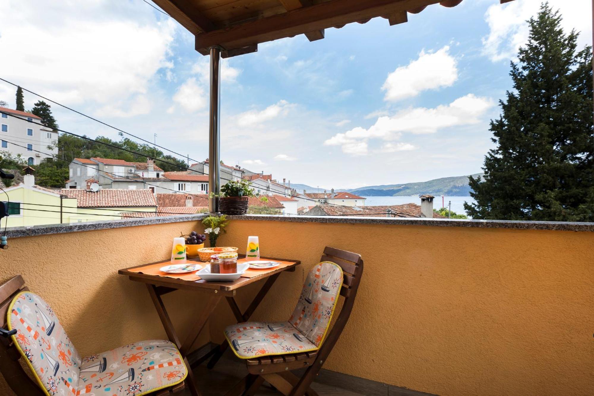 Apartmani I Soba Roberto I Mirjana Valun Exterior foto