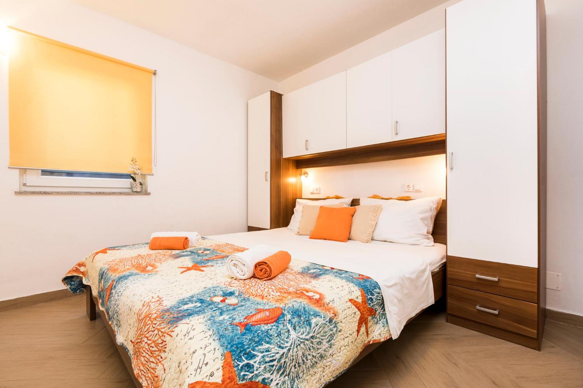 Apartmani I Soba Roberto I Mirjana Valun Exterior foto