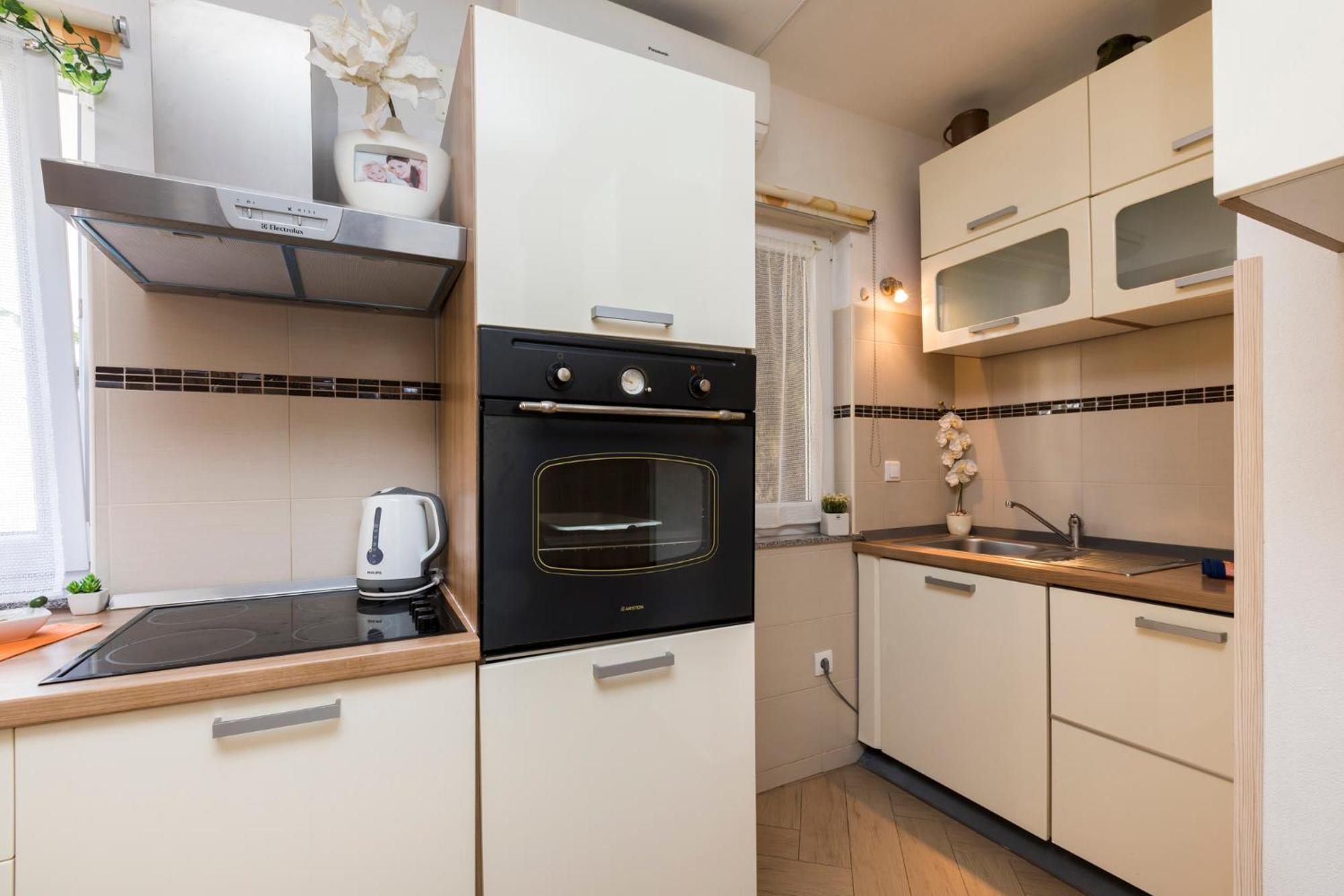 Apartmani I Soba Roberto I Mirjana Valun Exterior foto