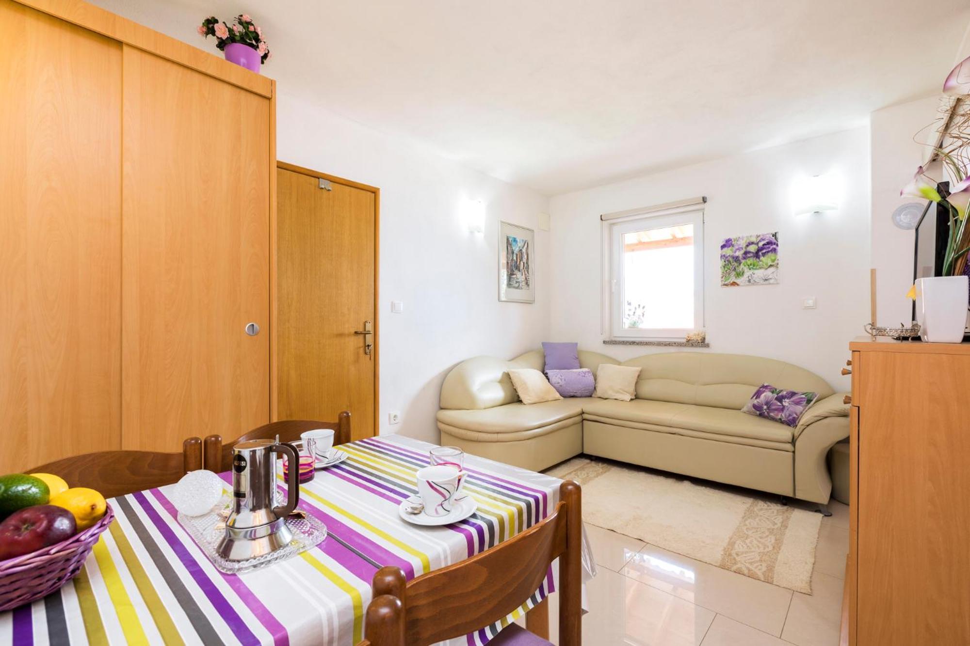Apartmani I Soba Roberto I Mirjana Valun Exterior foto