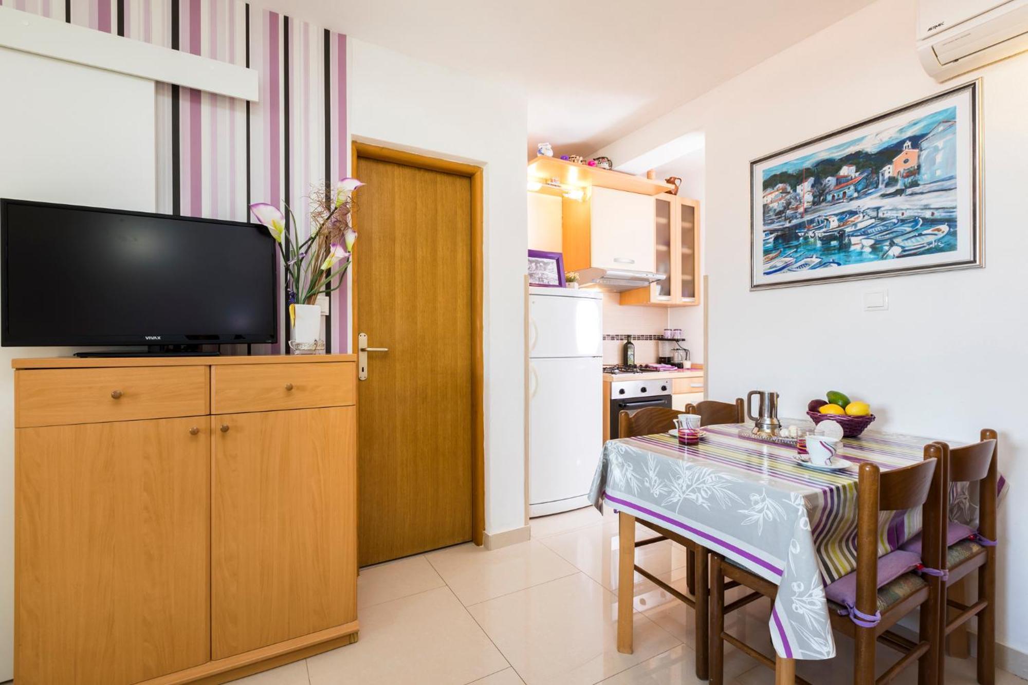 Apartmani I Soba Roberto I Mirjana Valun Exterior foto