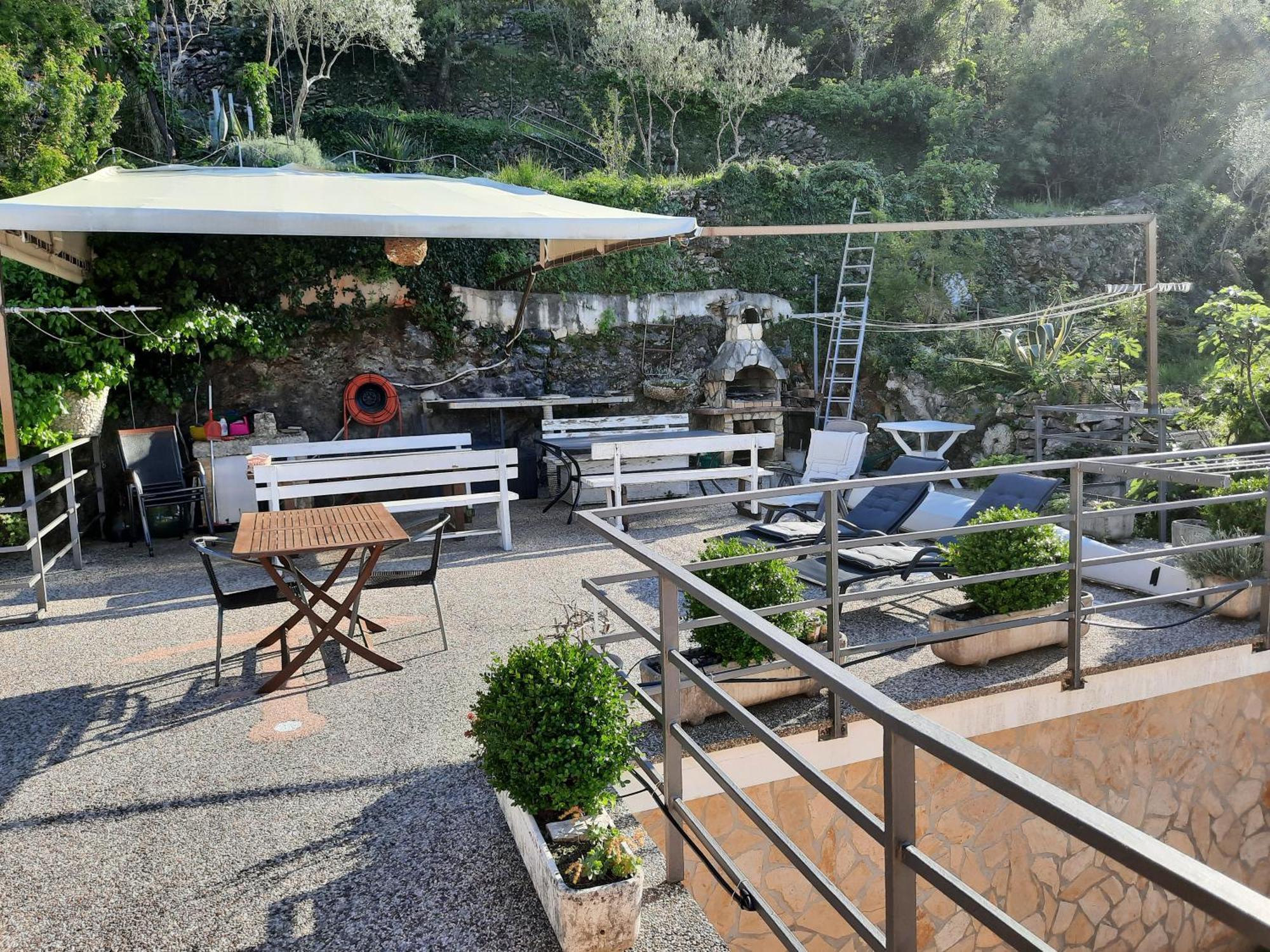 Apartmani I Soba Roberto I Mirjana Valun Exterior foto